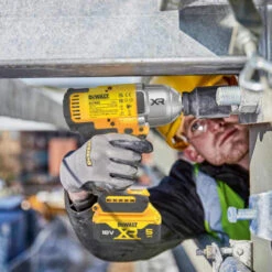 DeWALT DCF900 18V XR BRUSHLESS 1/2" High Torque Impact Wrench Hog Ring 2x 5Ah Battery Kit