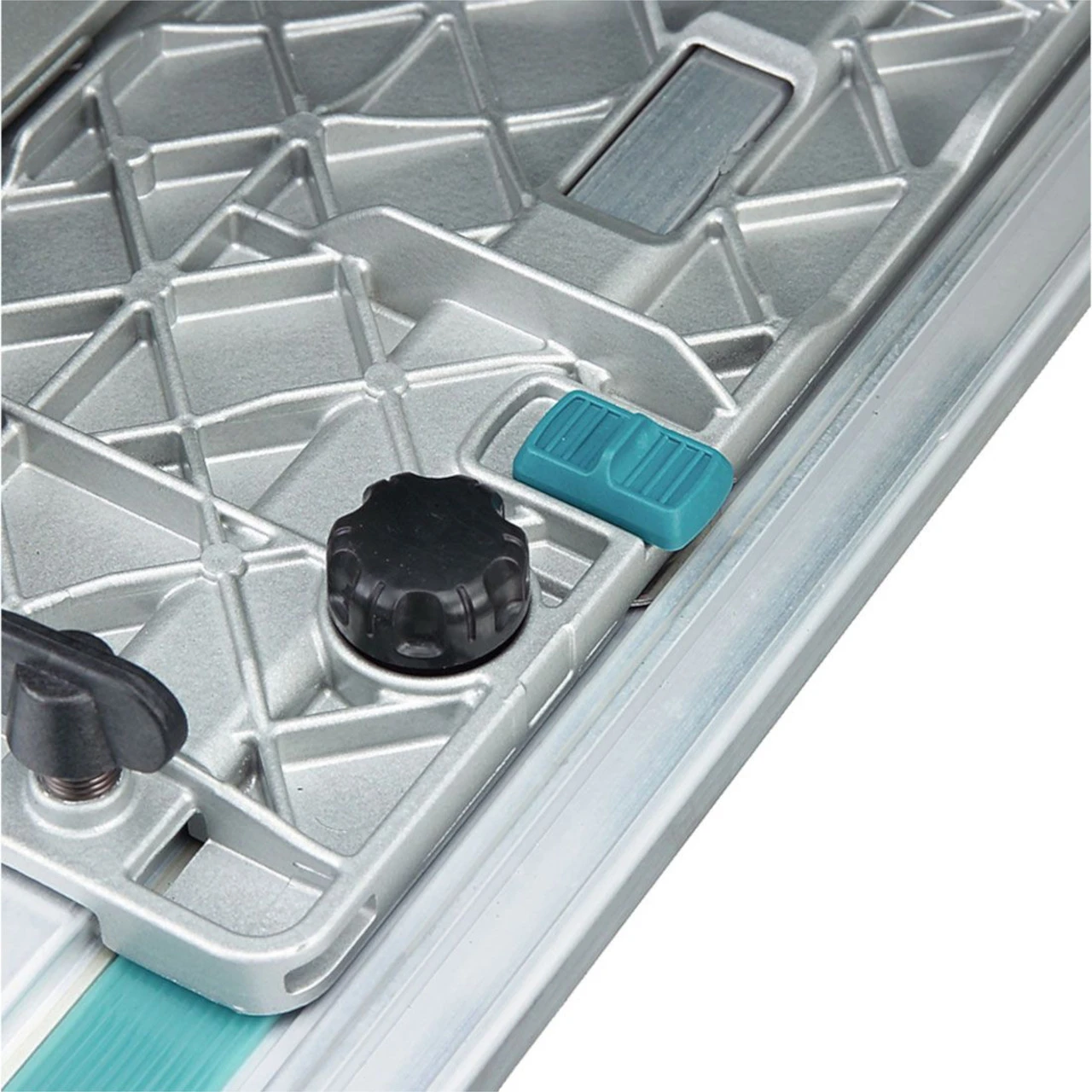 Makita SP6000J1 Plunge Saw With Carry Case - 110V 2 Makita SP6000J1 Plunge Saw With Carry Case - 110V - Image 2